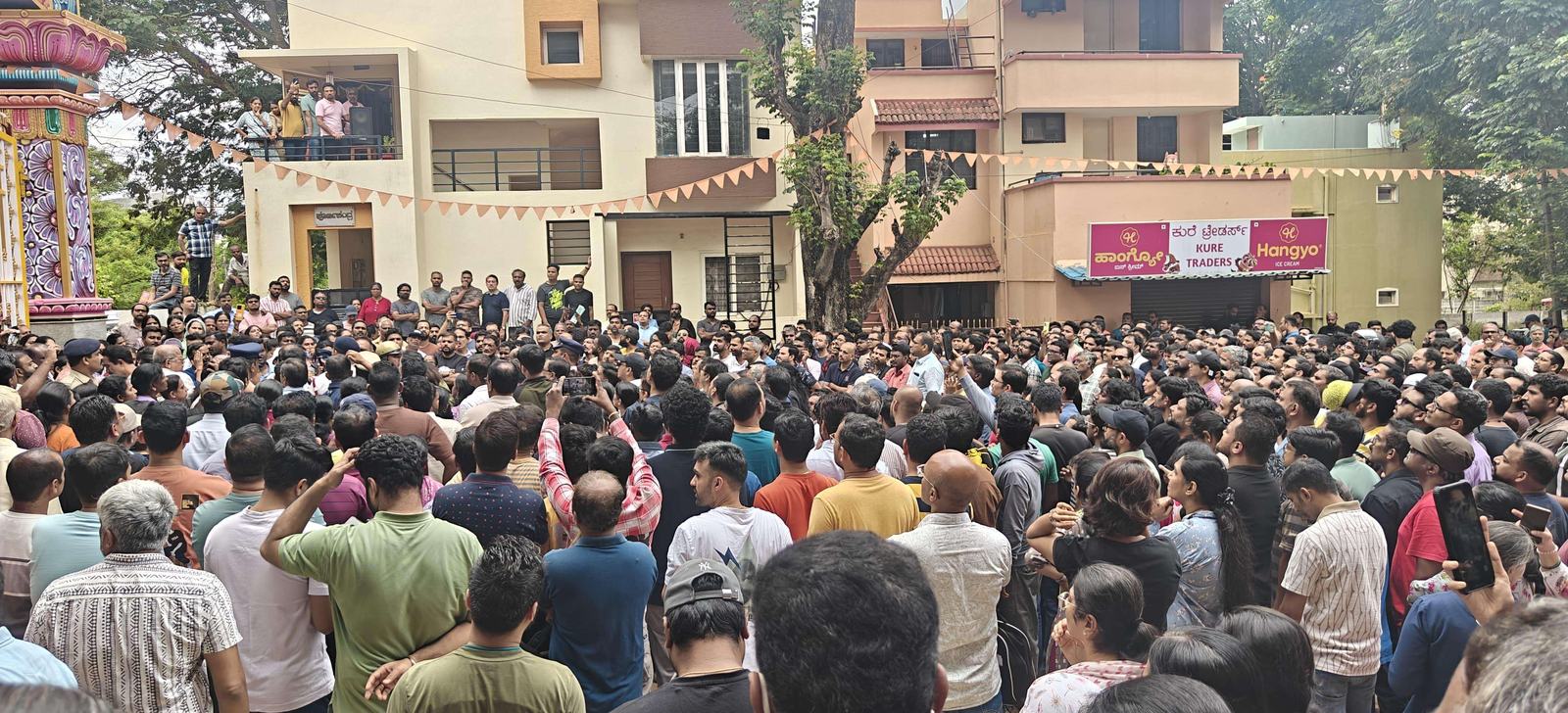 Bengaluru woman’s death: 1000 residents protest, officials offer yet another wait