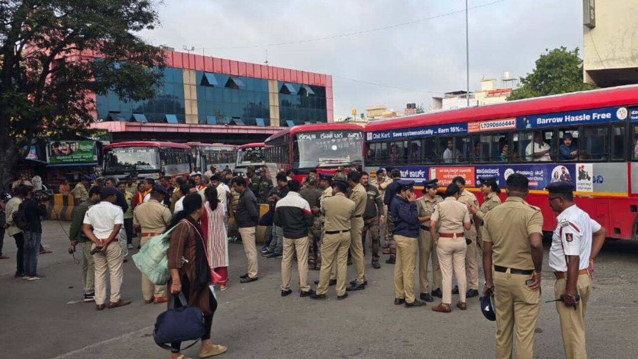 Cauvery bandh evokes mixed response in Karnataka; Mandya farmers block highway with empty pots